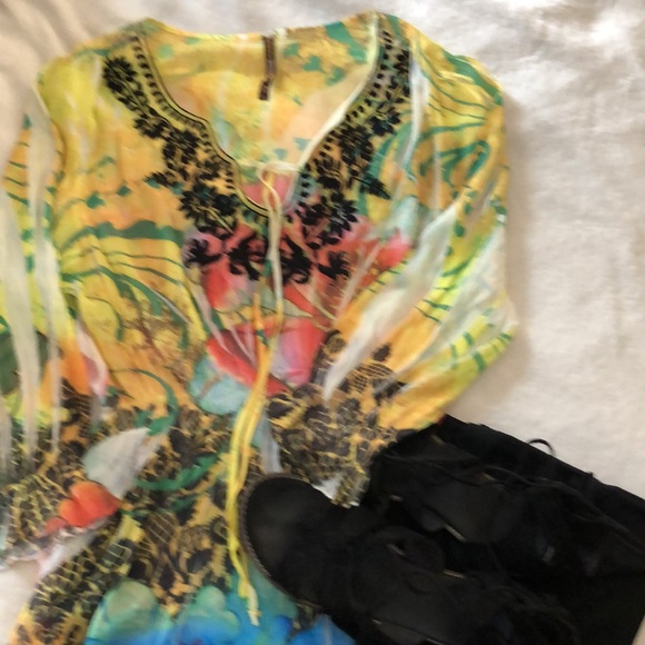 Tropical theme sheer tunic top - Picture 2 of 5